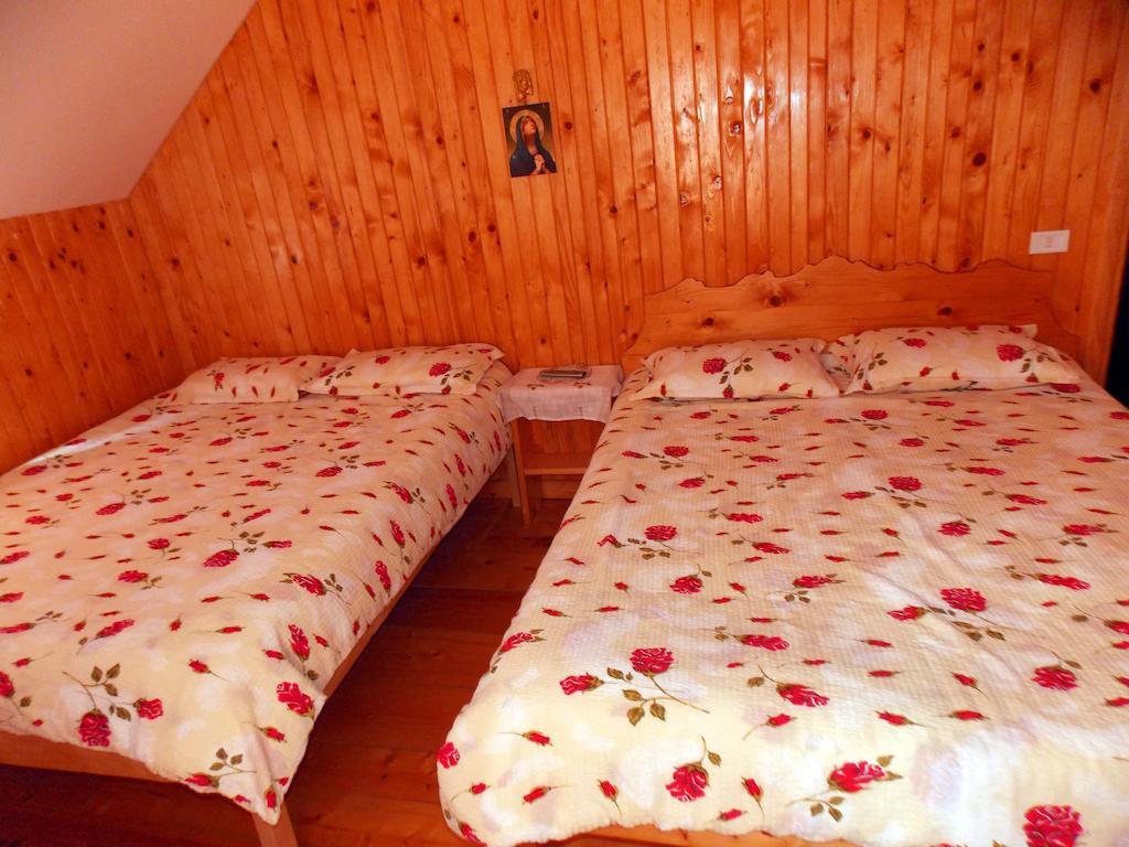 Pensiunea Paradiso Poiana Teiului Habitación foto